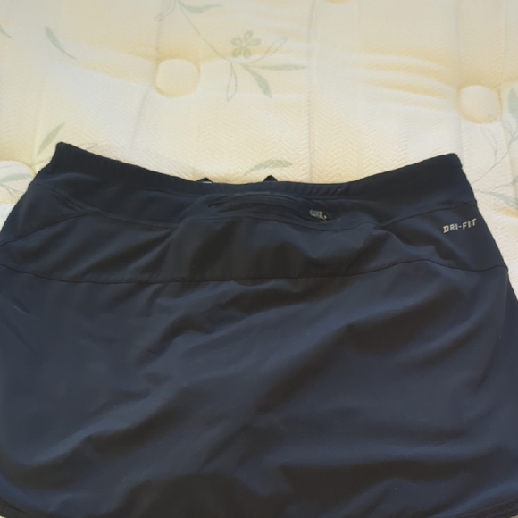 Nike Black Dri-Fit Skort - Picture 3 of 4